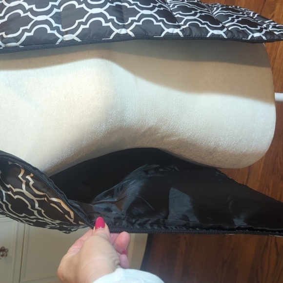 Lands End Down Quatrefoil Puffer Zip Up Vest Black White Gorpcore Sz Sm 6-8 EUC - Picture 8 of 10